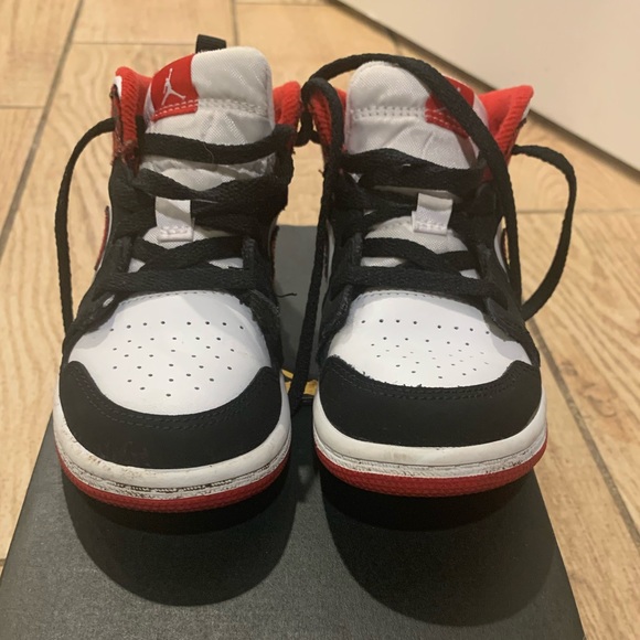 *SOLD* 9C Toddler - Air Jordan Mid 1 University - Picture 2 of 5